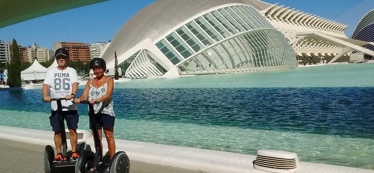 Las Playas de Valencia: Sol y Arena a un Paso de la Ciudad