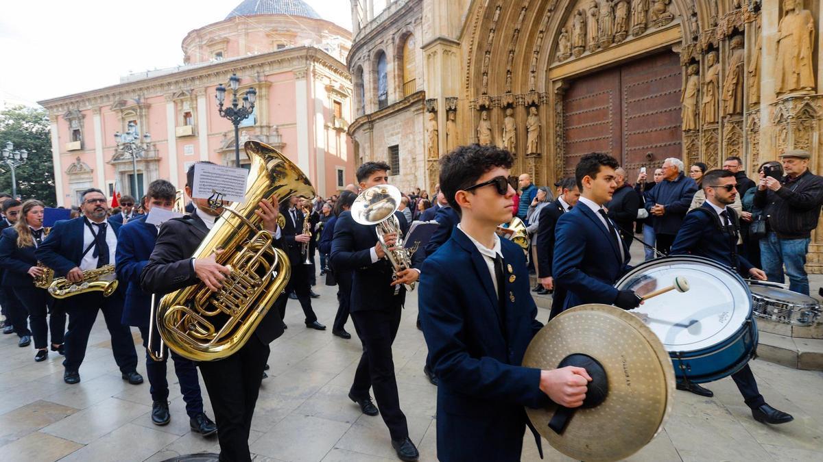 Música en valenciano: Bandas que tienes que añadir a tu playlist (Para Turistas)